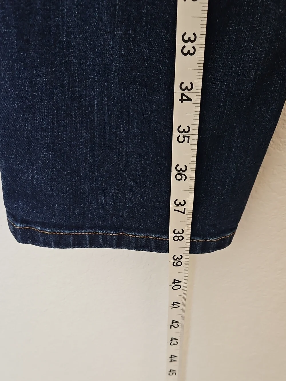 Liz Claiborne Girlfriend Straight-Leg Mid Rise Jeans ~ Size 14